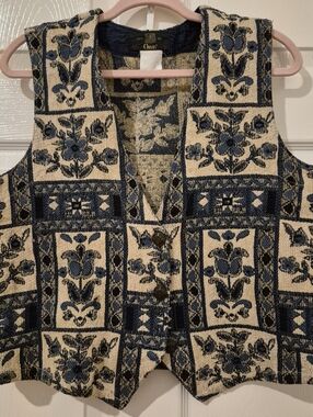 VTG ORVIS | Floral/tile Tapestry Vest W/ Button